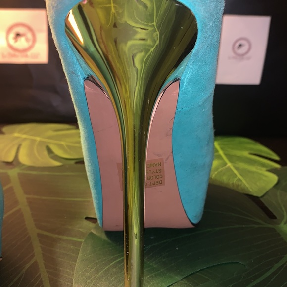 Turquoise suede peep toe pumps - Picture 2 of 2